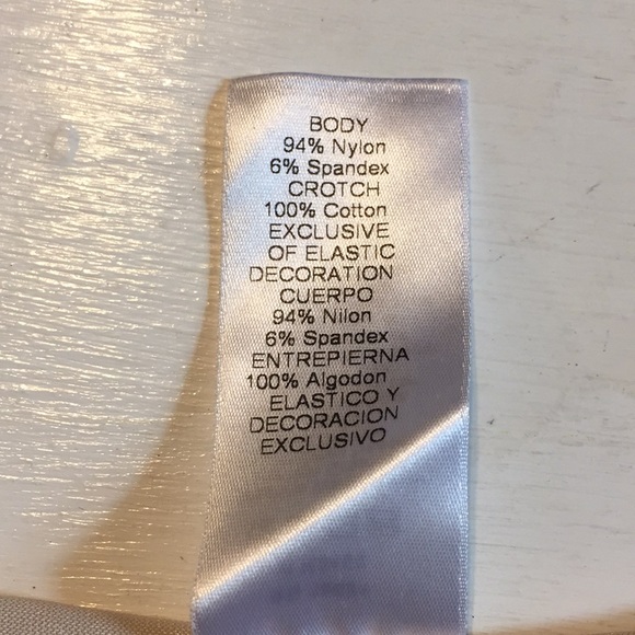 NWOT Light Control Full Coverage Briefs - Picture 7 of 7